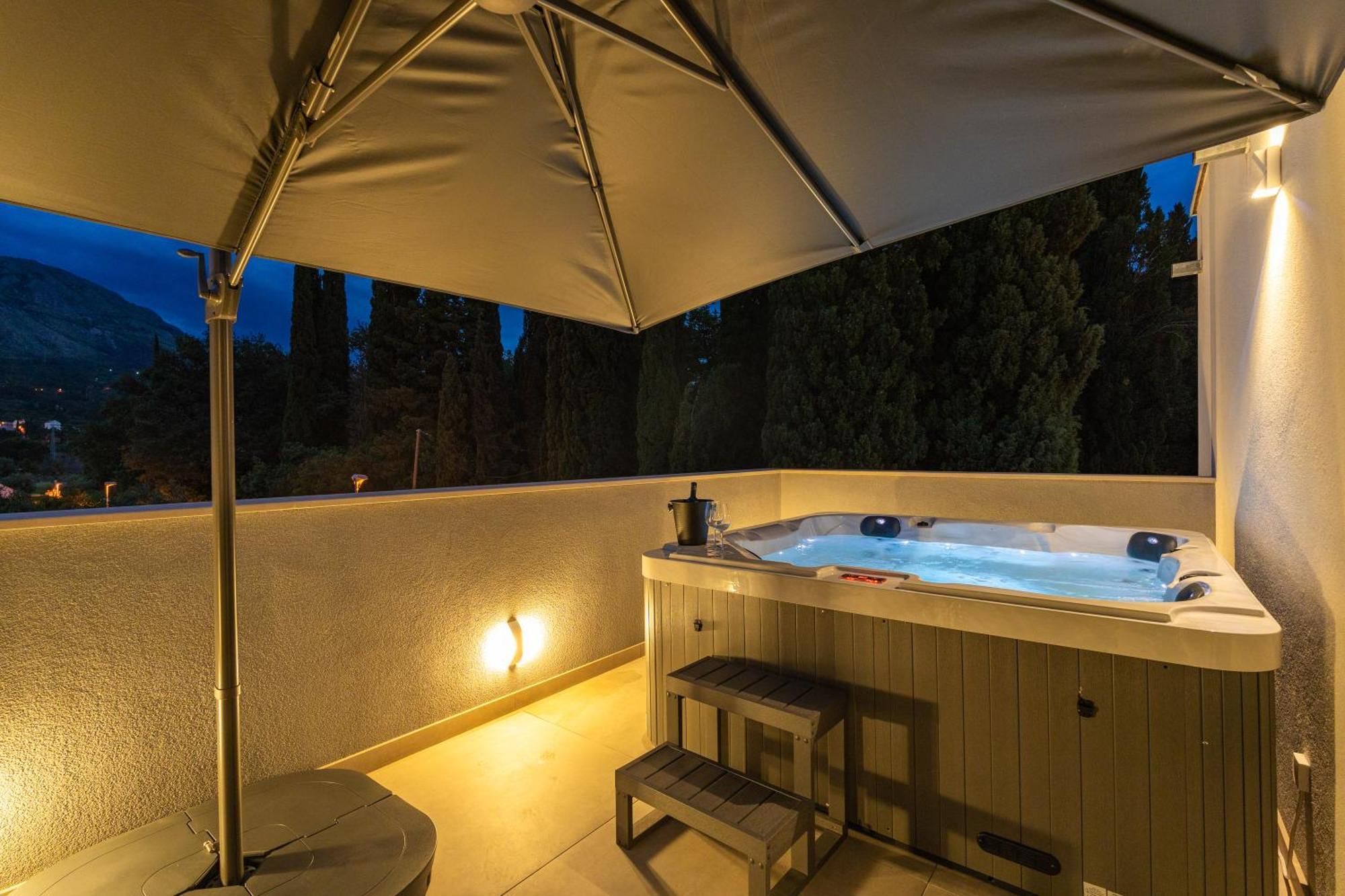 Luxury Entrata Villa Mlini